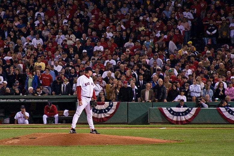 Schilling suspended by ESPN following controversial tweet