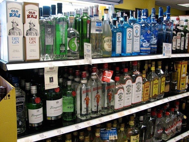 Liquor stores oppose bill allowing them to open on Thanksgiving