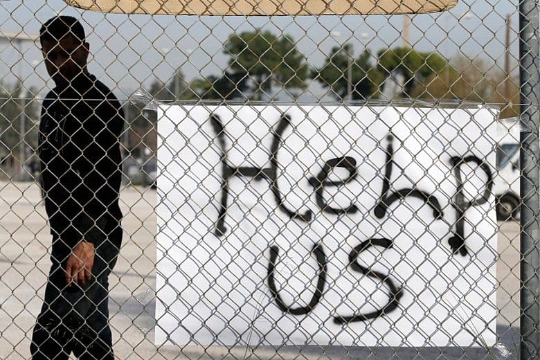 Greece: EU backs housing scheme for stranded migrants