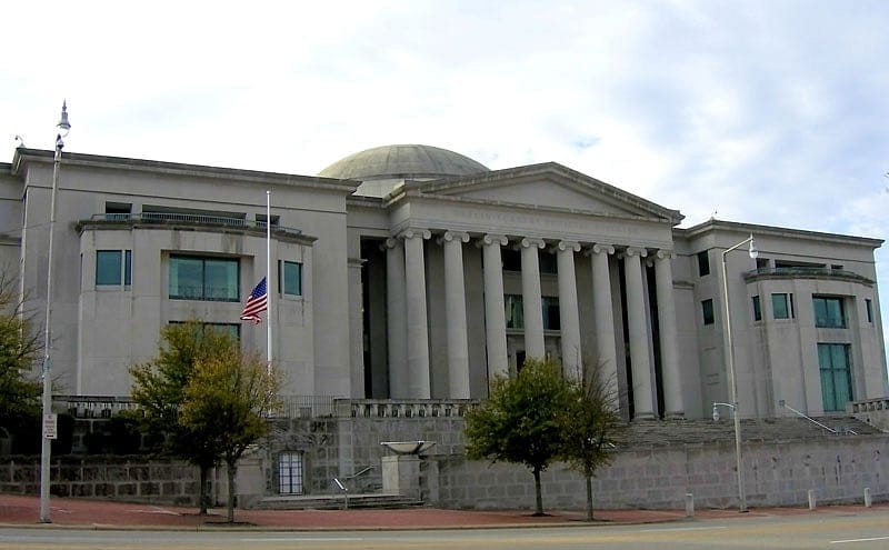 Alabama chief justice defies Supreme Court gay marriage ruling, forbids clerks to issue licenses