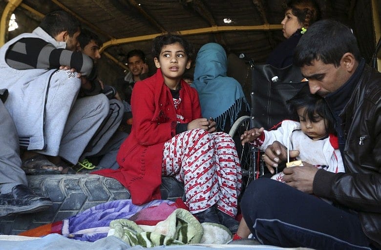 Islamic State uses human shields to slow Iraqi assault