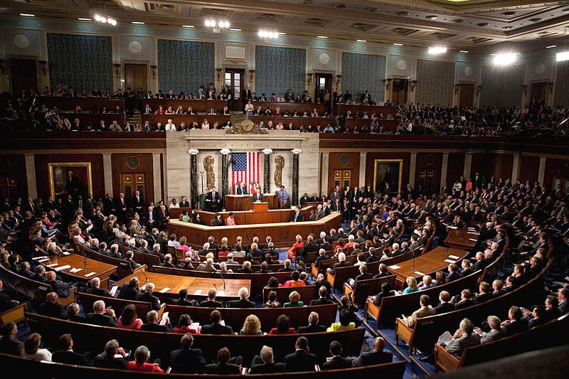 22 Senate Dems seek deportation raid halt, break with Obama