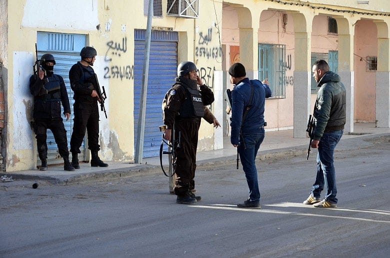 Tunisia battles extremists near Libyan border
