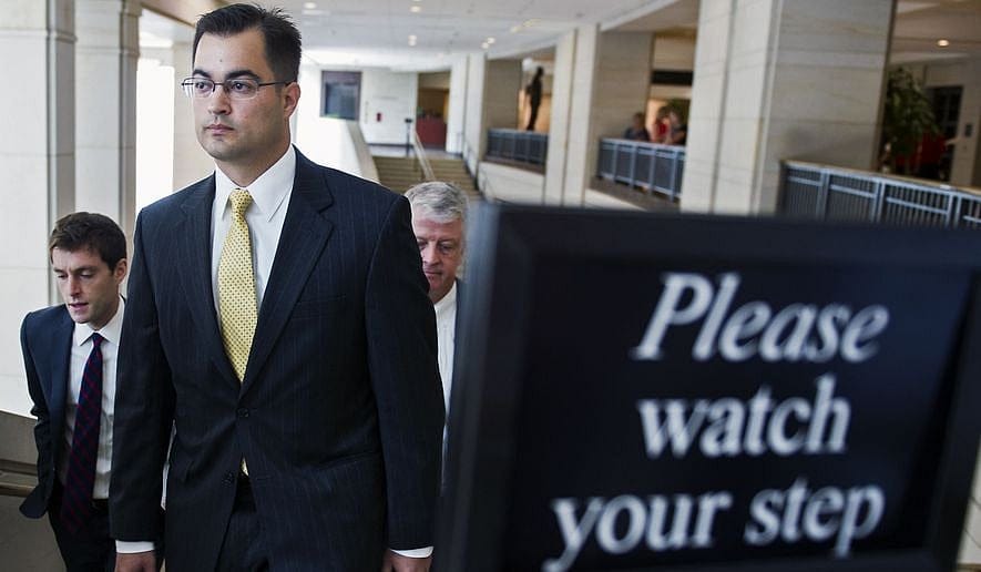 Ex-Clinton aide who set up private email to take 5th again