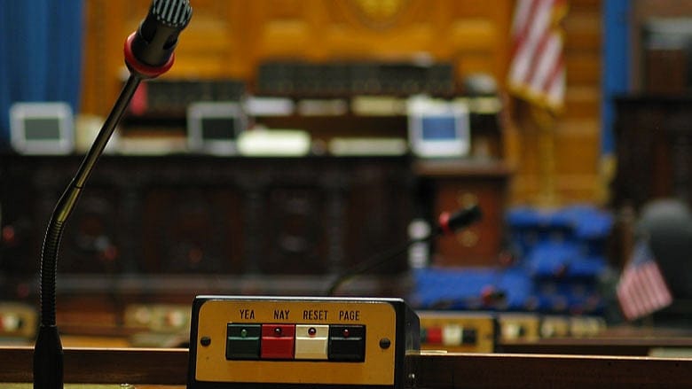 ‘Pay equity’ legislation passes Mass. House