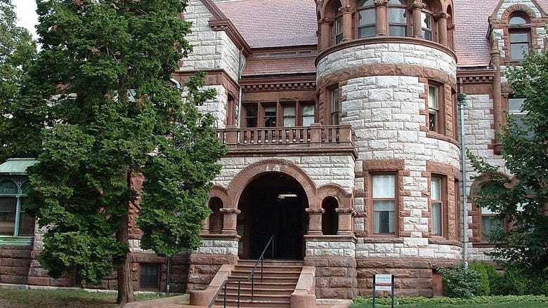 Brown confronts ‘safe space’ criticisms, schedules free speech forum