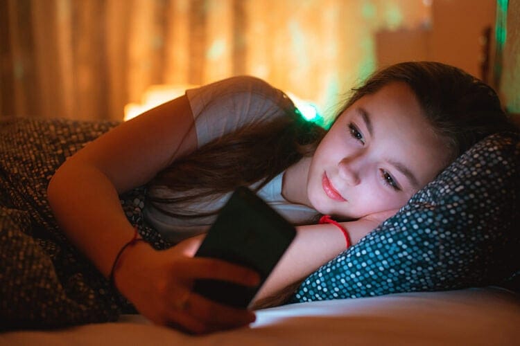 Screens Are Damaging Our Kids – Childhood 2.0 Shows Us How