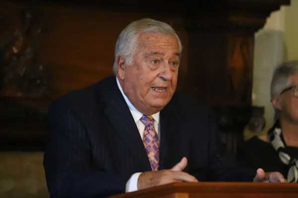 Massachusetts Democrats Push Protections for Illegal Immigrants