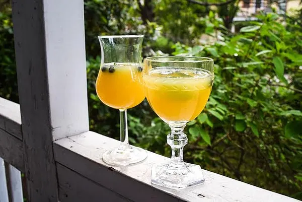 New Hampshire Close To Allowing Performers To Drink On Stage