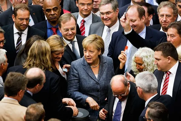EU leaders extend border controls; Merkel warns against ‘nationalism’