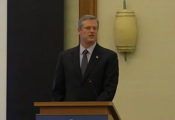 Baker, energy exec tangle over hydropower bill