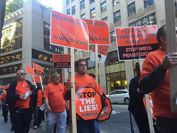 At rally, union workers resist MBTA privatization