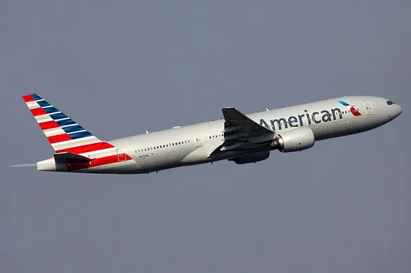 Boston-bound airline pilot dies; co-pilot lands safely