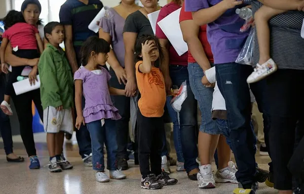 Immigrants caught at border believe families can stay in US