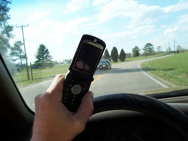 Mass. drivers would have to put devices down under bill on Senate agenda