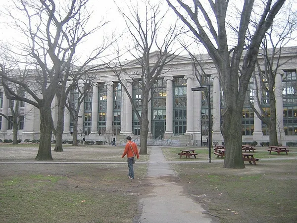 Harvard activists push to purge Law School crest