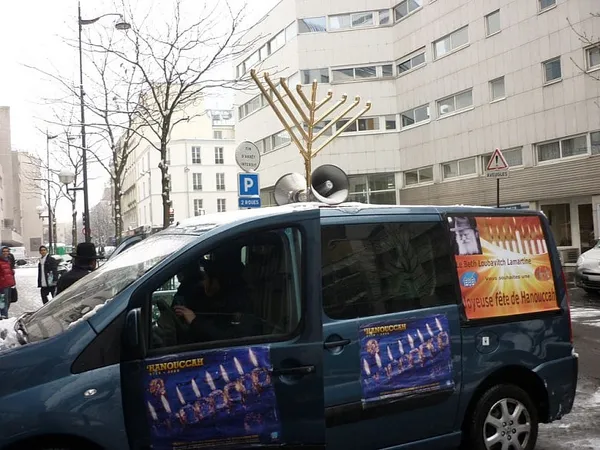 Christian-Jewish group sends swift aid to French Jewry, pledges aliyah support