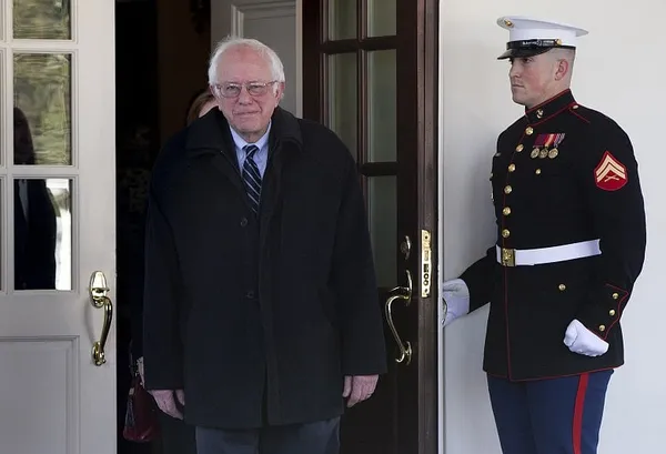 Sanders meets but fails to win over President Obama
