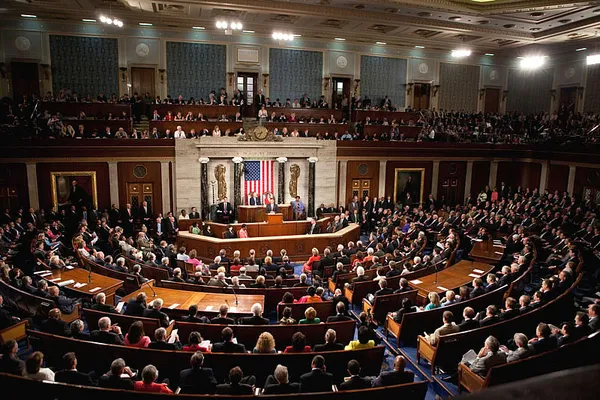 22 Senate Dems seek deportation raid halt, break with Obama