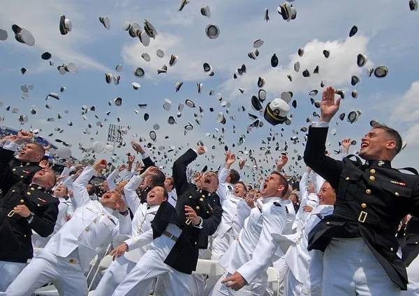 ‘Midshipman’ may die as Navy sets gender-neutral course