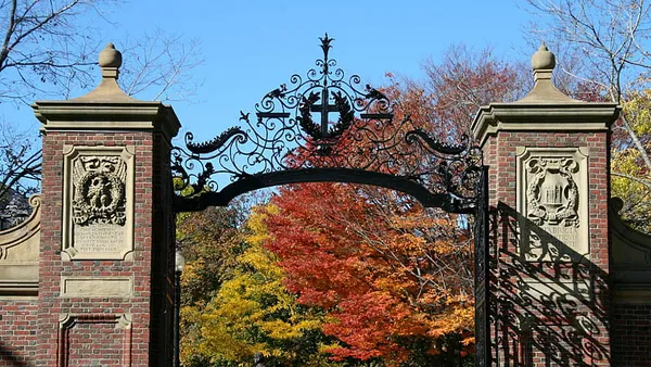Harvard sex assault committee takes aim at all-male Final Clubs