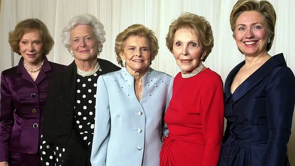 Mourning for Nancy Reagan begins