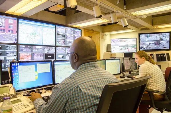 Boston adjusting traffic light timing to fight congestion