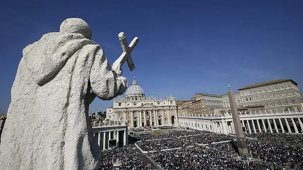 Pope Francis appeals for global peace on Easter