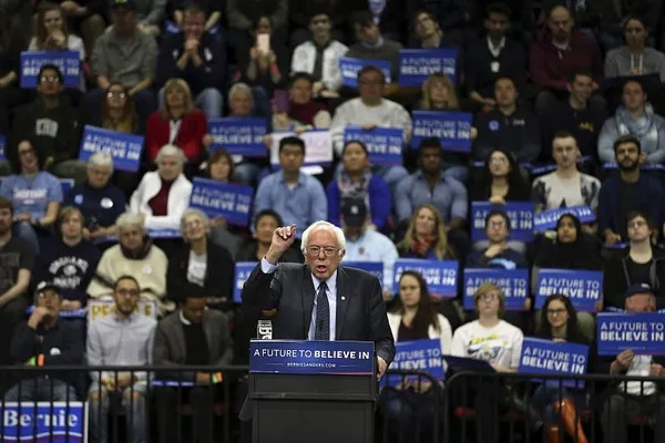 Clinton, Sanders trade fresh attacks in New York