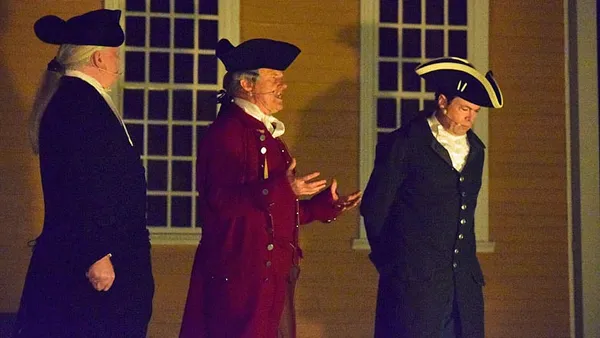 The regulars are coming! Paul Revere alerts Adams, Hancock to Redcoat danger