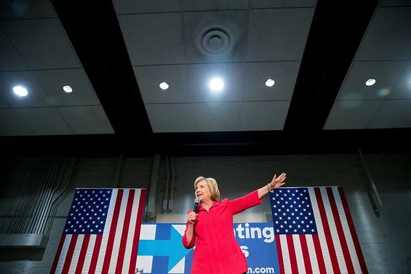 Clinton directs cash to 2016 Senate battlegrounds