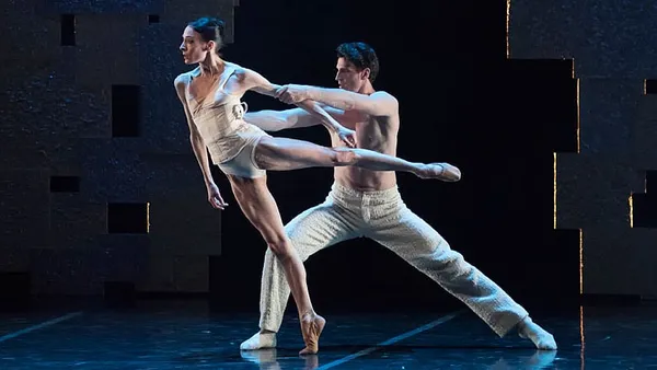 Boston Ballet pushes boundaries of dance in Mirrors