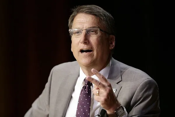 NC, Justice Department exchange legal fire over ‘bathroom’ law