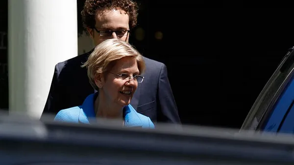 Clinton, Warren meet for first 2016 campaign event