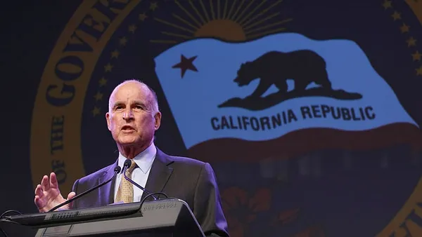 Clinton scores endorsement from Gov. Jerry Brown
