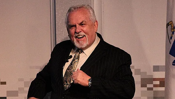 Actor warns Bay State delegates of coming ‘industrial tsunami’