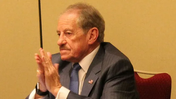 Kaufman says Trump meeting goals, draws Melania-Jackie comparison