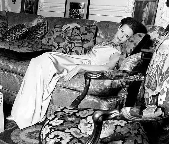 Even At 93, Art and Home Studio Show Little Gloria Is Still Little Gloria