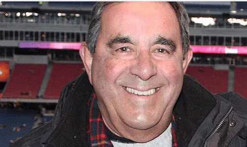 Former Patriots Broadcaster Gil Santos Dies