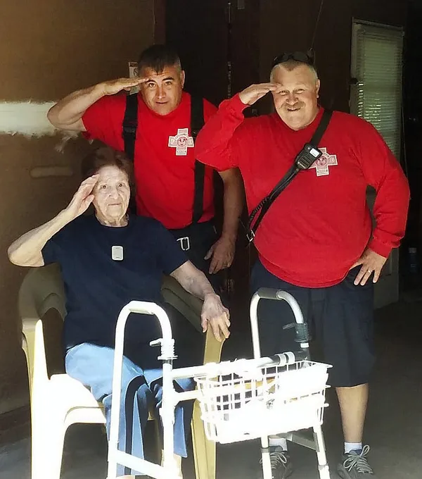 97-Year-Old Widow Gets Flagpole Rope Fixed By Finding Men With Tall Ladder