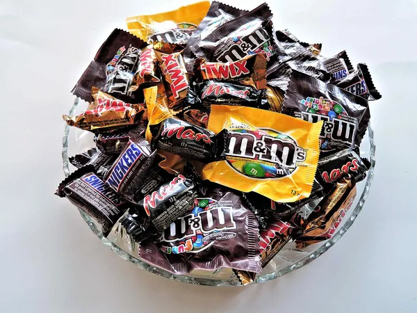 Left-Leaning Policy Institute Opposes Maura Healey's Proposed Candy Tax