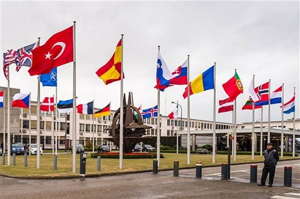 NATO declares solidarity with Turkey in fight against ISIS