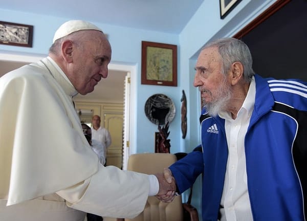 Pope meets with Fidel, misses out on dissident greeting