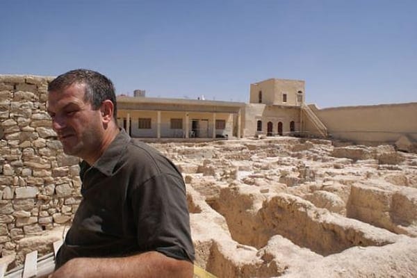 Kidnapped Syrian priest escapes from Islamic State