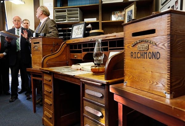 New Hampshire shows off desk of man who proposed primary