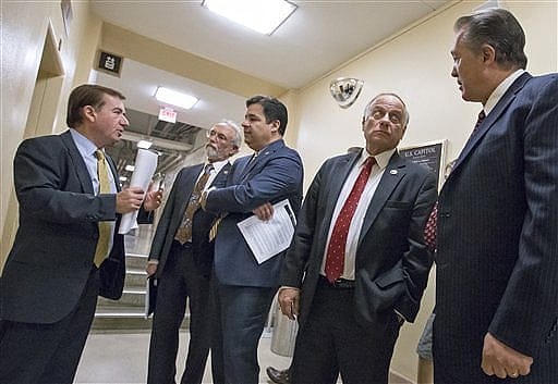 Syrian refugee screening bill faces Obama veto threat