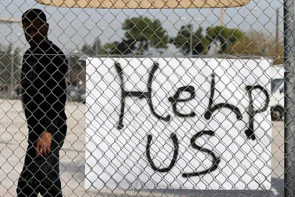 Greece: EU backs housing scheme for stranded migrants