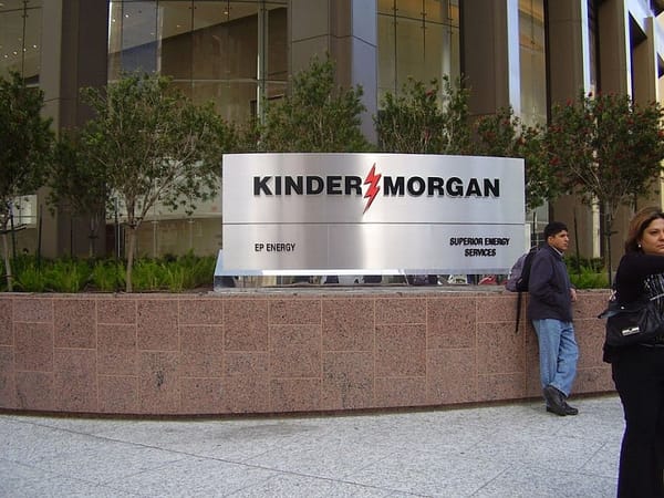 Financial woes confront firm behind New England gas pipeline