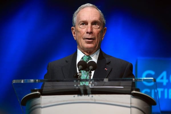 Ex-NY Mayor Bloomberg eyes White House bid, sources say