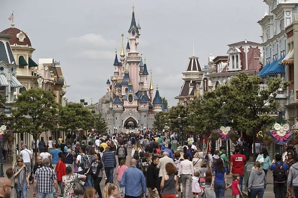 Man with 2 handguns, Quran arrested at Disneyland Paris